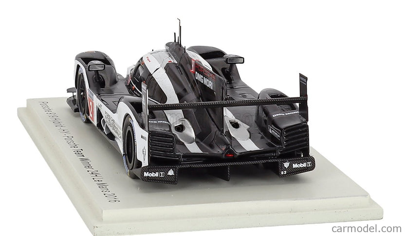 Porsche 919 Hybrid 2.0L Turbo Team Porsche N°2 Víťaz 24h Le Mans 2016 Romain Dumas - Neel Jani - Marc Lieb 1:43 Spark Model čierna biela