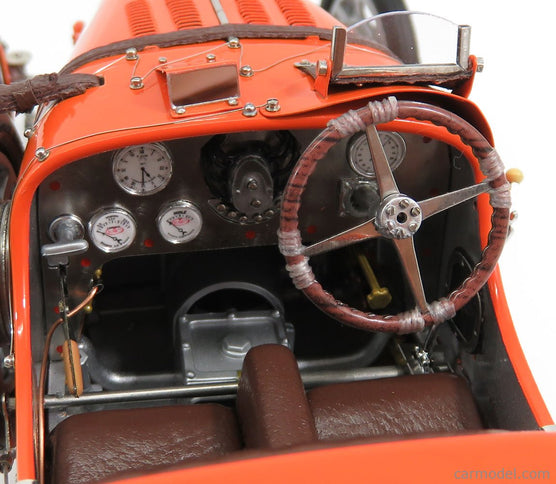 Bugatti T35 N°23 Nation Colour Project Netherland 1924 1:18 CMC oranžová