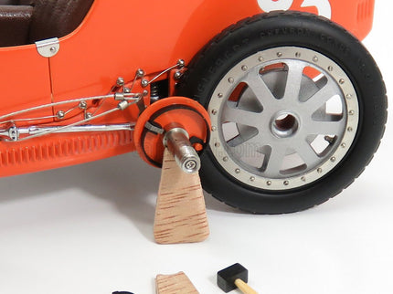Bugatti T35 N°23 Nation Colour Project Netherland 1924 1:18 CMC oranžová