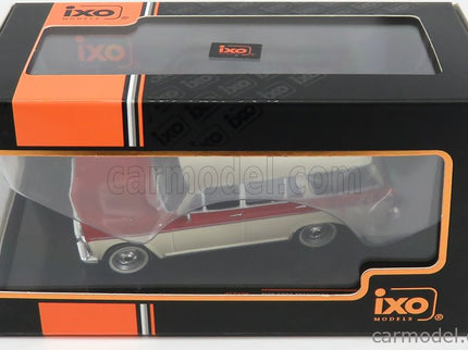 Fiat 2300 Familiare 1965 1:43 IXO Models krémová červená