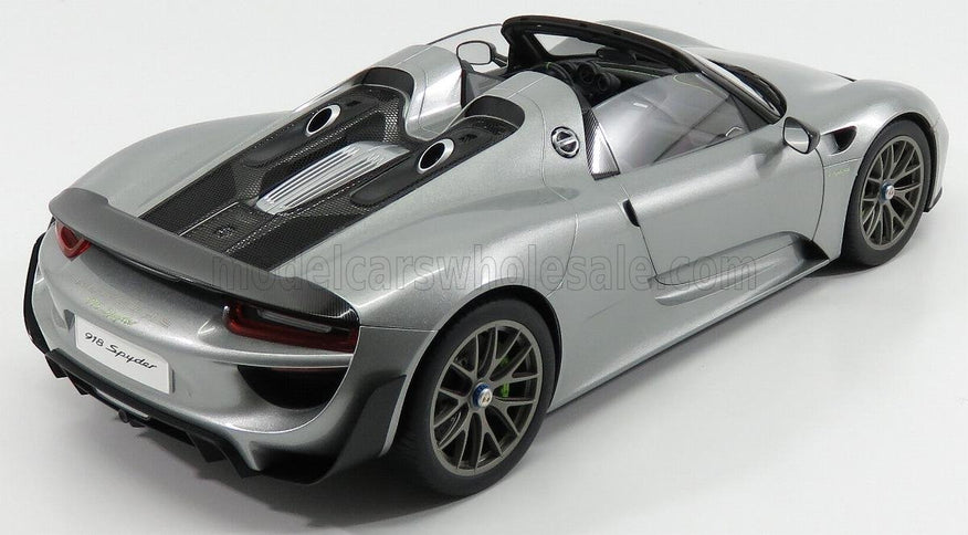 PORSCHE | 918 SPYDER WEISSACH PACKAGE 2013 | SILVER MET