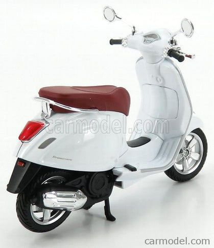 Piaggio Vespa 150 Primavera 2018 1:12 Maisto biela