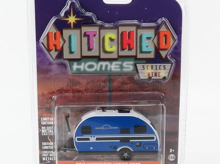 Trailer Winnebago Winnie Drop Roulotte 2017 1:64 Greenlight modrá biela