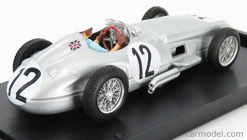 Mercedes Benz F1 W196 N°12 Víťaz British GP 1955 S.Moss - Víťaz F1 Victory - With Driver Figúrka 1:43 Brumm strieborná
