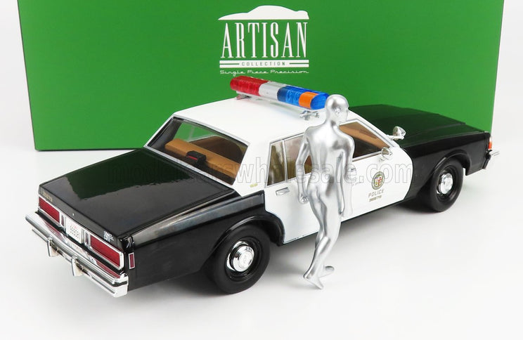 CHEVROLET | CAPRICE METROPOLITAN POLICE 1987 - TERMINATOR 2 MOVIE 1991 - THE JUDGMENT DAY - IL GIORNO DEL GIUDIZIO - WITH T-1000 LIQUID METAL ANDROID FIGURE | BLACK WHITE