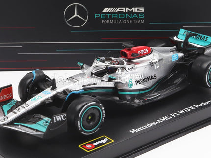 MERCEDES GP | F1 W13E TEAM MERCEDES-AMG PETRONAS F1 N 63 SEASON 2022 GEORGE RUSSELL - WITH HELMET AND PLASTIC SHOWCASE | SILVER GREEN