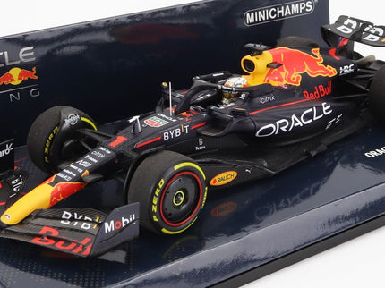 RED BULL | F1  RB18 TEAM ORACLE RED BULL RACING N 1 WORLD CHAMPION WINNER AZERBAIJAN GP 2022 MAX VERSTAPPEN | MATT BLUE YELLOW RED