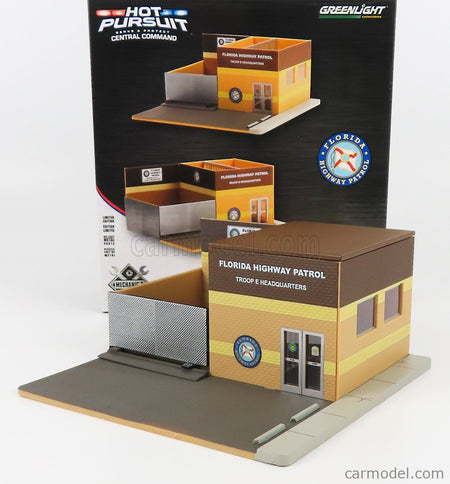 Accessories Set Officina Garage Mechanic's Corner Pursuit Central Command Florida Highway Patrol Station 1:64 Greenlight hnedá krémová