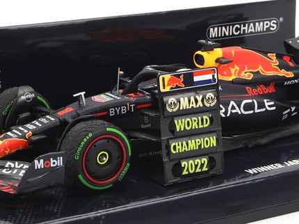 RED BULL | F1 RB18 TEAM ORACLE RED BULL RACING N 1 WORLD CHAMPION WINNER JAPAN GP WITH PIT BOARD 2022 MAX VERSTAPPEN | MATT BLUE YELLOW RED