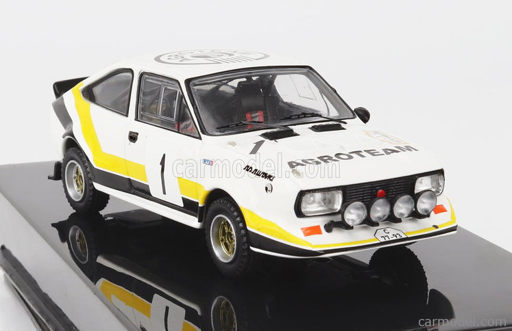 Skoda 160RS Mtx (night Version) N°1 Rally Sumava 1984 V.Blahna - P.Scovanek 1:43 IXO Models biela čierna žltá