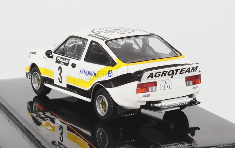 Skoda 160RS Mtx (night Version) N°3 Rally Valasskaa Zima 1984 V.Blahna - P.Scovanek 1:43 IXO Models biela čierna žltá