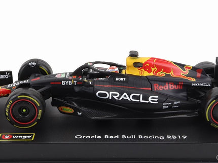 Red Bull F1 RB19 Team Oracle Red Bull Racing N°1 Majster Sveta Sezóna 2023 Max Verstappen - Con Pilota E Vetrina 1:43 Bburago
