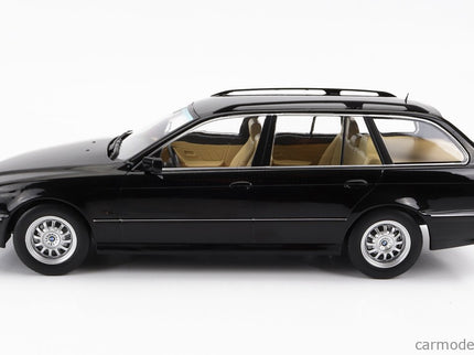 BMW 5-SERIES 520i (E39) Touring SW Station Wagon 1997 1:18 KK Scale čierna metalická