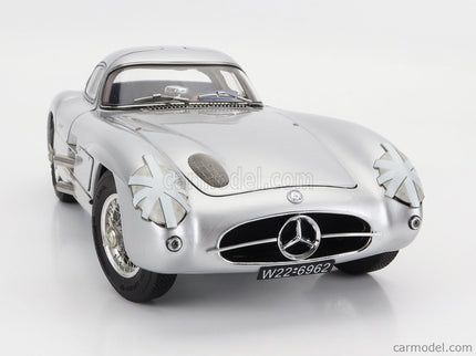 Mercedes Benz 300 Slr Uhlenhaut Coupe N°15 Sweden GP 1955 1:18 CMC strieborná