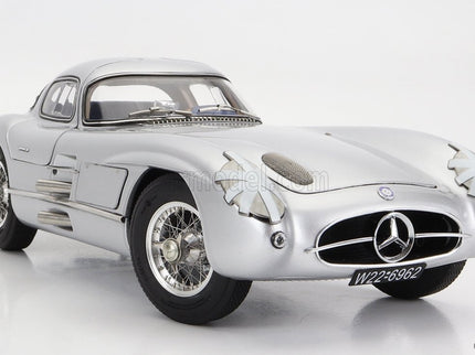 Mercedes Benz 300 Slr Uhlenhaut Coupe N°15 Sweden GP 1955 1:18 CMC strieborná
