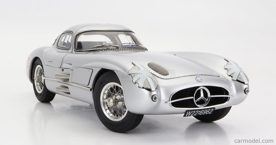 Mercedes Benz 300 Slr Uhlenhaut Coupe N°15 Sweden GP 1955 1:18 CMC strieborná