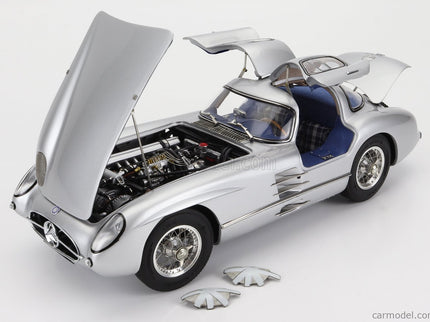 Mercedes Benz 300 Slr Uhlenhaut Coupe N°15 Sweden GP 1955 1:18 CMC strieborná