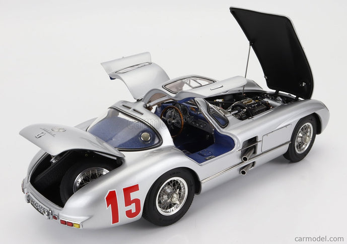 Mercedes Benz 300 Slr Uhlenhaut Coupe N°15 Sweden GP 1955 1:18 CMC strieborná