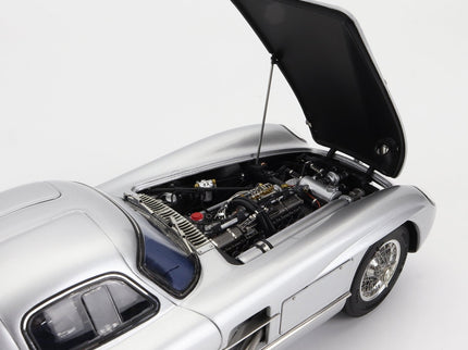 Mercedes Benz 300 Slr Uhlenhaut Coupe N°15 Sweden GP 1955 1:18 CMC strieborná