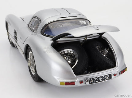 Mercedes Benz 300 Slr Uhlenhaut Coupe N°15 Sweden GP 1955 1:18 CMC strieborná