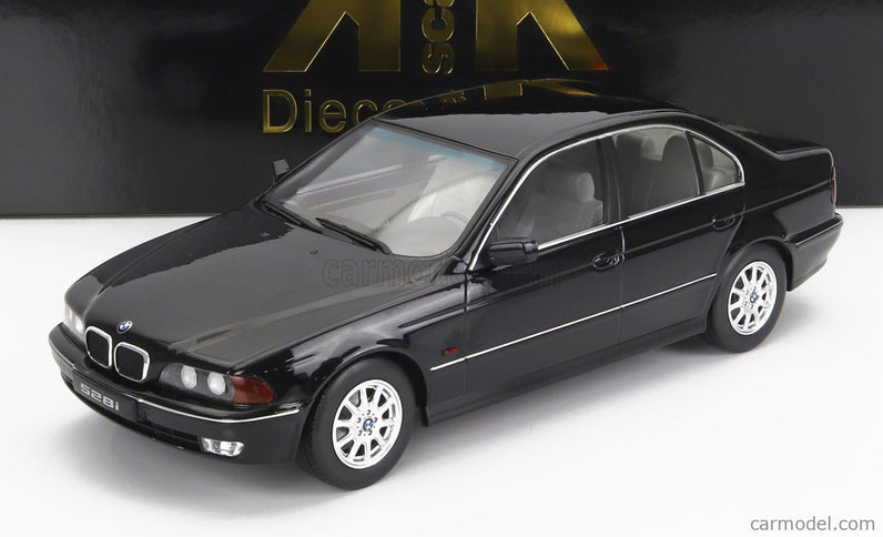 BMW 5-SERIES 528i (E39) Sedan 1995 1:18 KK Scale čierna