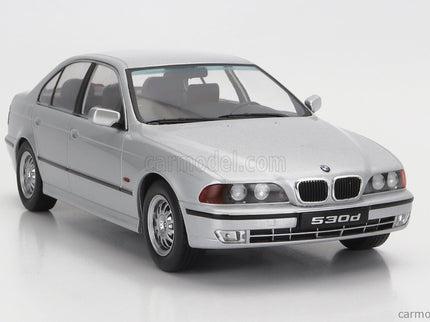 BMW 5-SERIES 530d (E39) Sedan 1995 1:18 KK Scale strieborná