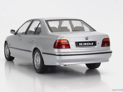 BMW 5-SERIES 530d (E39) Sedan 1995 1:18 KK Scale strieborná