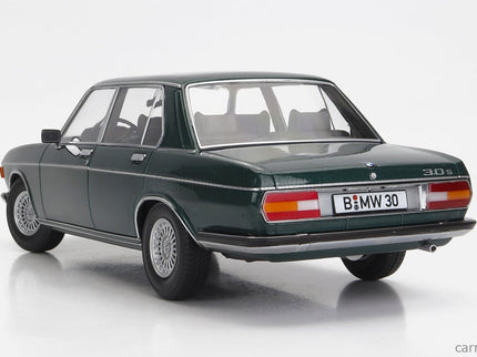 BMW 3.0S E3 Mkii 1971 1:18 KK Scale tmavozelená