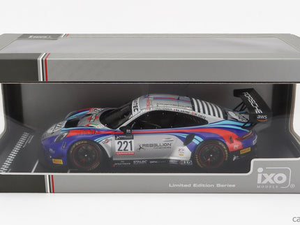 Porsche 911 991-2 GT3 R Team Gpx Martini Racing N°221 24h Spa 2022 Richard Lietz - Michael Christensen - Kevin Estre 1:18 IXO Models strieborná modrá červená