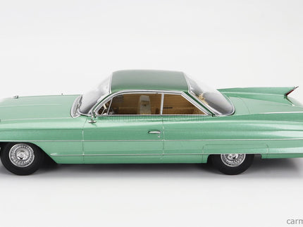 Cadillac Series 62 Coupe Deville 1961 1:18 KK Scale svetlozelená metalická