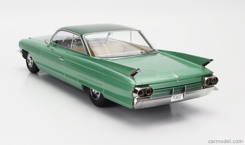 Cadillac Series 62 Coupe Deville 1961 1:18 KK Scale svetlozelená metalická