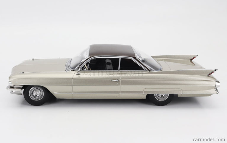 Cadillac Series 62 Coupe Deville 1961 1:18 KK Scale béžová hnedá