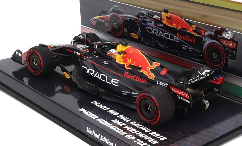 RED BULL | F1  RB18 TEAM ORACLE RED BULL RACING N 1 WORLD CHAMPION WINNER HUNGARIAN GP 2022 MAX VERSTAPPEN | MATT BLUE YELLOW RED