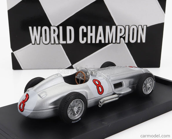 Mercedes Benz F1 W196 N°8 Majster Sveta Víťaz Dutch GP 1955 Juan Manuel Fangio 1:43 Brumm strieborná