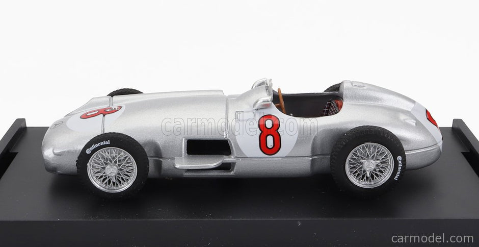 Mercedes Benz F1 W196 N°8 Majster Sveta Víťaz Dutch GP 1955 Juan Manuel Fangio 1:43 Brumm strieborná