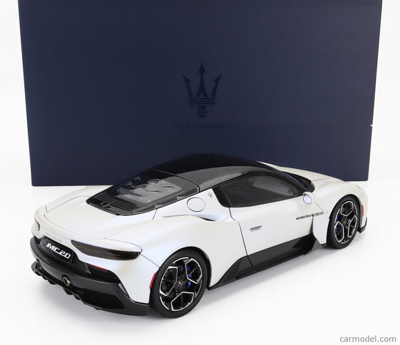 Maserati MC20 Gloss Black Roof 2020 1:18 BBR Models biela Audace - biela