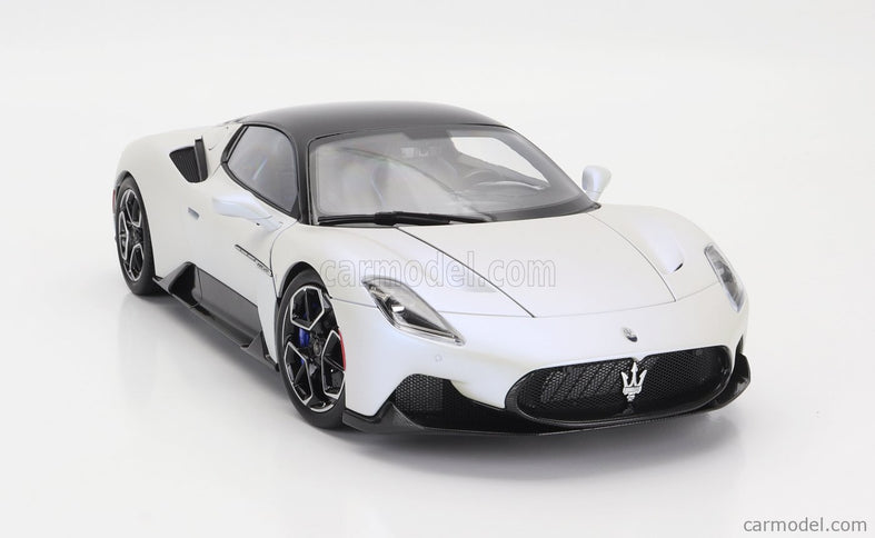 Maserati MC20 Gloss Black Roof 2020 1:18 BBR Models biela Audace - biela