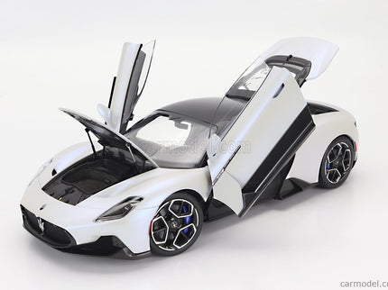 Maserati MC20 Gloss Black Roof 2020 1:18 BBR Models biela Audace - biela
