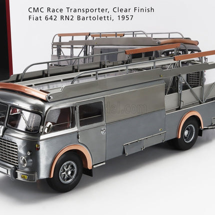 Fiat 642RN2 Nákladiak Bartoletti F1 Ferrari Car Transporter 1957 1:18 CMC Clear Finish sivá