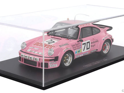 Porsche 911 934 3.0L Turbo Team Perrier N°70 24h Le Mans 1981 Thierry Perrier - Valentin Bertapelle - Bernard Salam 1:18 Spark Model ružová