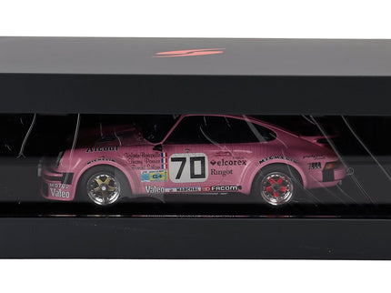Porsche 911 934 3.0L Turbo Team Perrier N°70 24h Le Mans 1981 Thierry Perrier - Valentin Bertapelle - Bernard Salam 1:18 Spark Model ružová