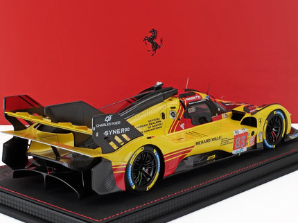 FERRARI | 499P 3.0L TURBO V6 TEAM AF CORSE N  83 24h LE MANS 2024 ROBERT KUBICA - ROBERT SHWARTZMAN - YIFEI YE - CON VETRINA - WITH SHOWCASE | YELLOW RED