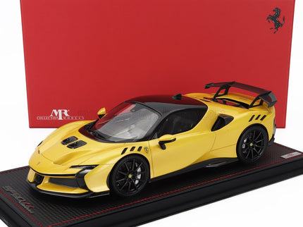 FERRARI | SF90 XX STRADALE 2024 - CON VETRINA - WITH SHOWCASE | GIALLO TRISTRATO - YELLOW MET BLACK