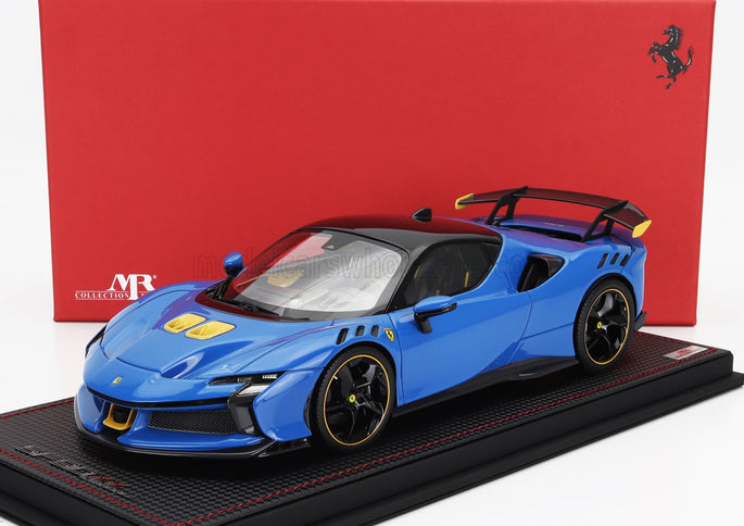 FERRARI | SF90 XX STRADALE 2024 - CON VETRINA - WITH SHOWCASE | AZZURRO DINO - BLUE YELLOW BLACK
