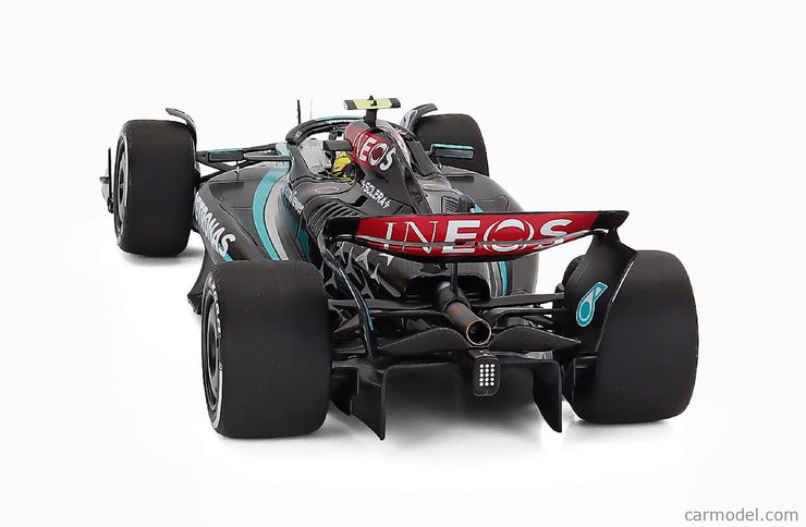 Mercedes Benz F1 W15 EQ Performance Team AMG Petronas Motorsport N°44 4. Miesto Austrian GP 2024 Lewis Hamilton 1:18 Minichamps čierna strieborná zelená