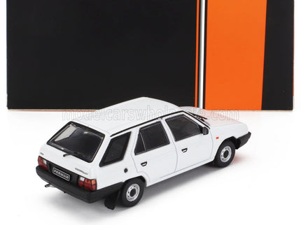 SKODA | FORMAN SW STATION WAGON 1990 | WHITE