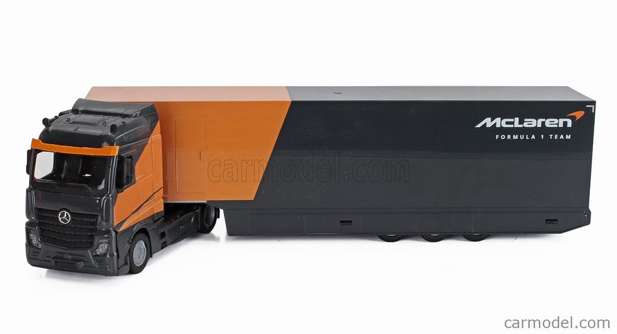 Mercedes Benz Actros 2 Gigaspace Nákladiak Car Transporter With F1 Mclaren MCL38 Team Mclaren N°4 Sezóna 2024 Lando Norris 1:43 Bburago čierna oranžová