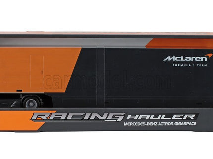 Mercedes Benz Actros 2 Gigaspace Nákladiak Car Transporter With F1 Mclaren MCL38 Team Mclaren N°4 Sezóna 2024 Lando Norris 1:43 Bburago čierna oranžová