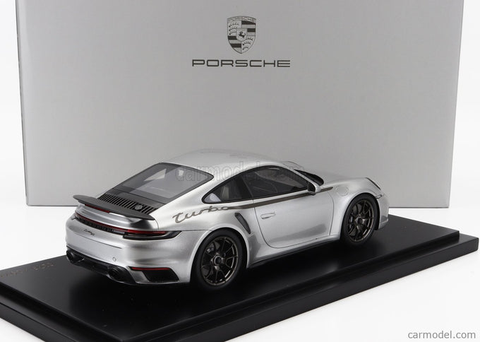 Porsche 911 992 Turbo Coupe 2024 - 50th Anniversary 911 Turbo 1:18 Spark Model strieborná
