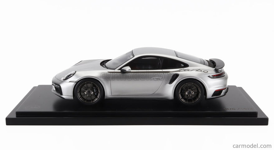 Porsche 911 992 Turbo Coupe 2024 - 50th Anniversary 911 Turbo 1:18 Spark Model strieborná